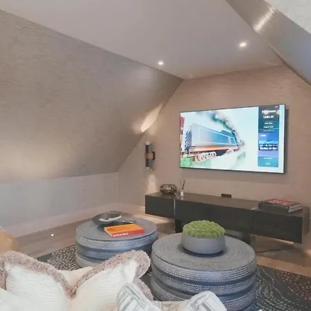Luxury With Jacuzzi, Sauna, Gym And Barbeque Βίλα
