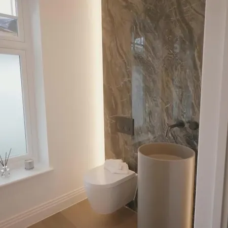 Luxury With Jacuzzi, Sauna, Gym And Barbeque Villa *