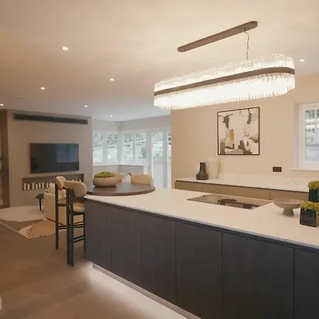 Βίλα Luxury With Jacuzzi, Sauna, Gym And Barbeque