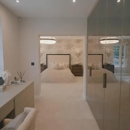 Luxury With Jacuzzi, Sauna, Gym And Barbeque Πράγα