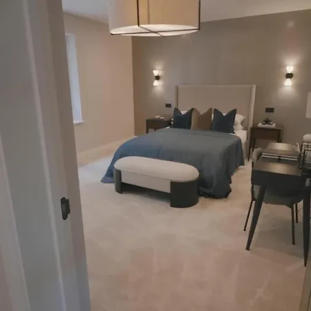 Luxury With Jacuzzi, Sauna, Gym And Barbeque