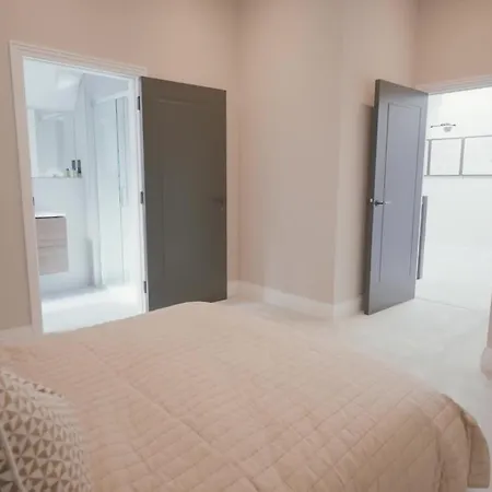 Villa Luxury With Jacuzzi, Sauna, Gym And Barbeque Prága