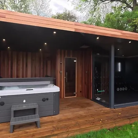 Βίλα Luxury With Jacuzzi, Sauna, Gym And Barbeque *